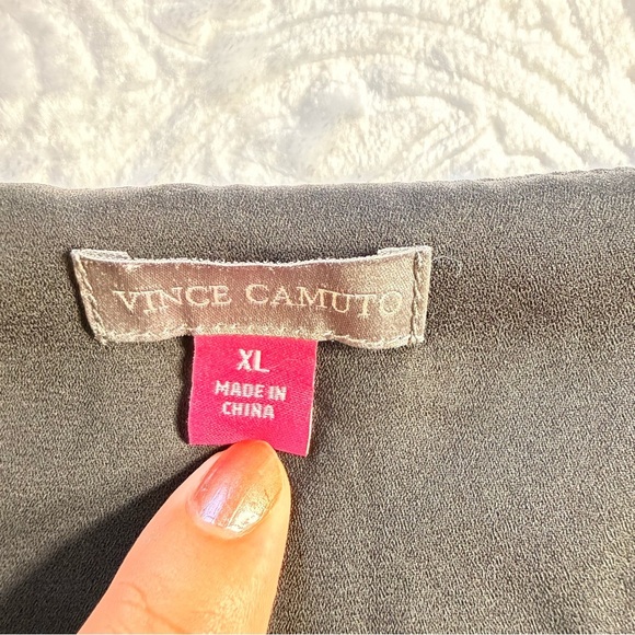 Vince Camuto Floral Chiffon Blouse XL Black Red Roses - Picture 3 of 8